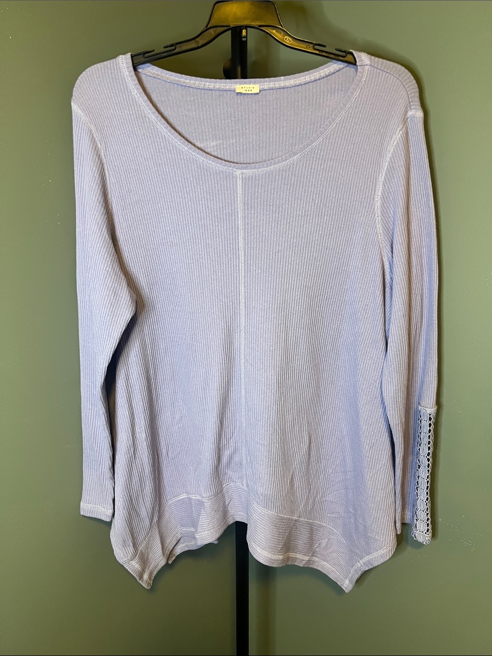 Studio Lavender Ribbed Long-Sleeve Scoop Neck Top with Lace Cuff